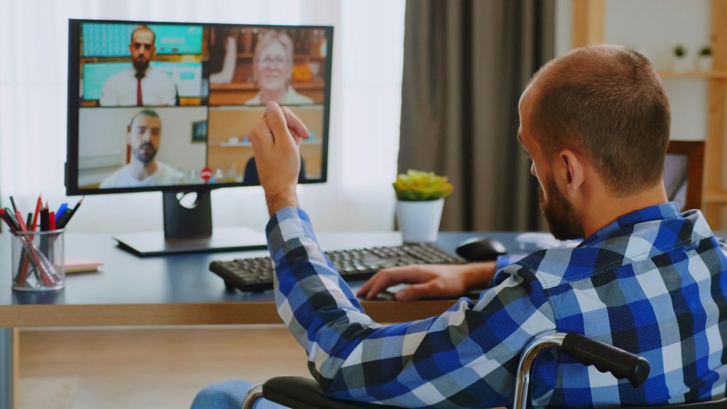 Online conversation with paralysed man